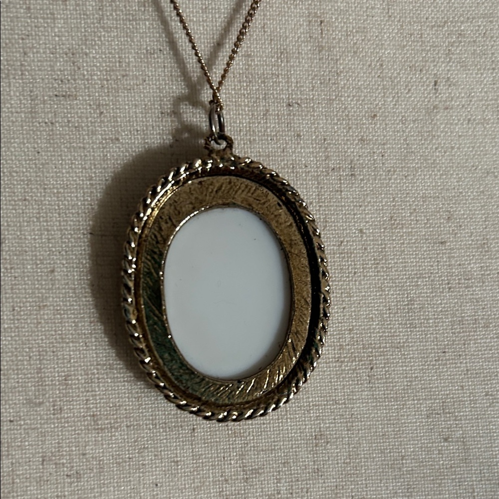 Vintage Pieces Zodiac Pendant Necklace - Picture 4 of 7